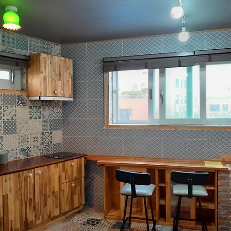 מוקפו Deluna House מראה חיצוני תמונה