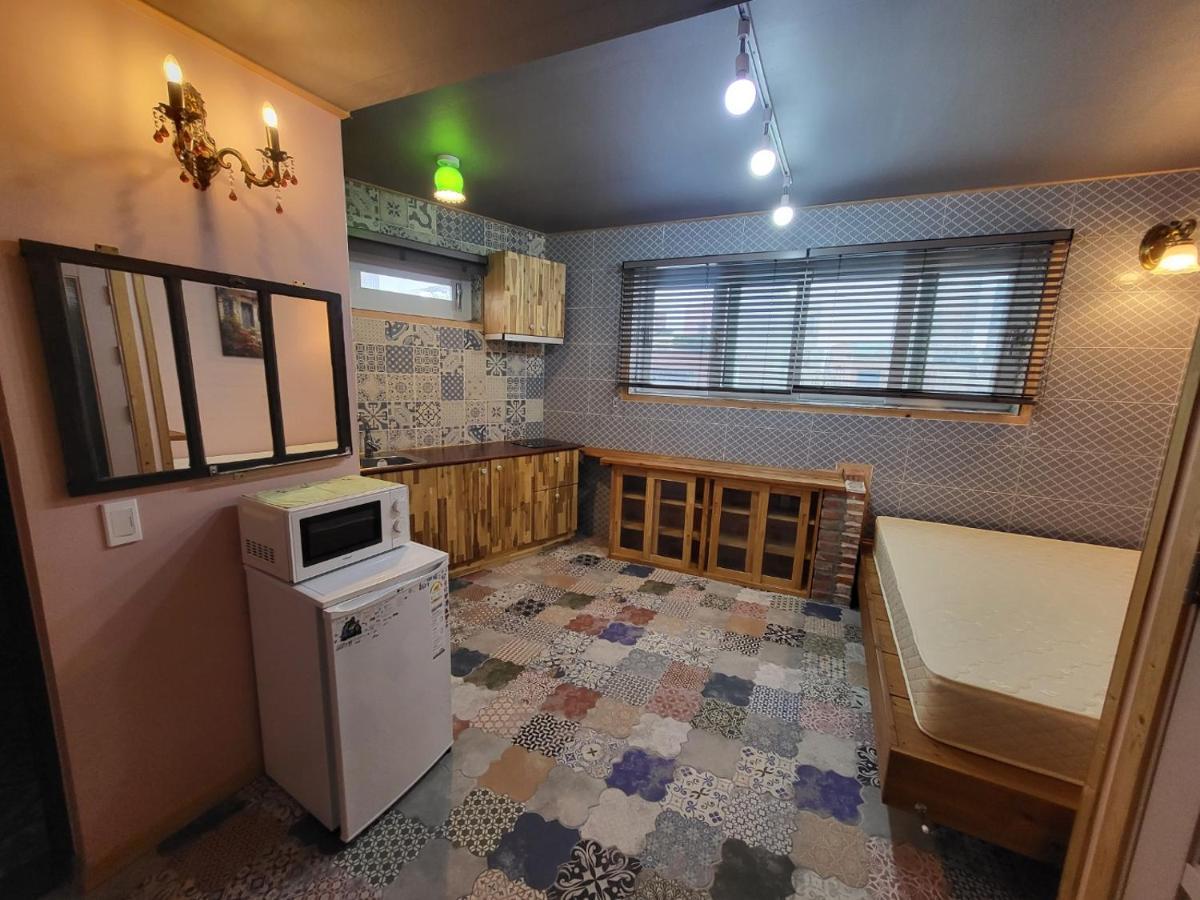 מוקפו Deluna House מראה חיצוני תמונה